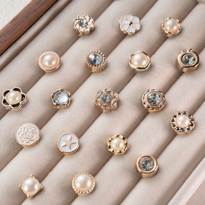 DoDoBeads 335 Pcs Junk Socks Charms Kit with Letter Beads, Gold Charms for Socks, Brooches and Pins for Women, Charms for Socks Safety Pin, Junk Charms, Pearl Sock Charms, Rhinestone Junk Socks Charms